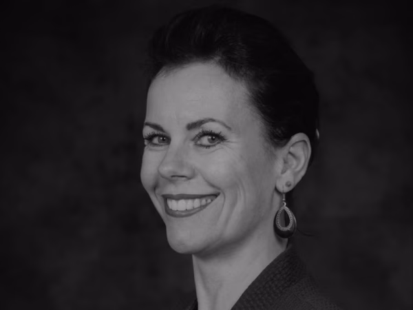 Bernadette de Vries